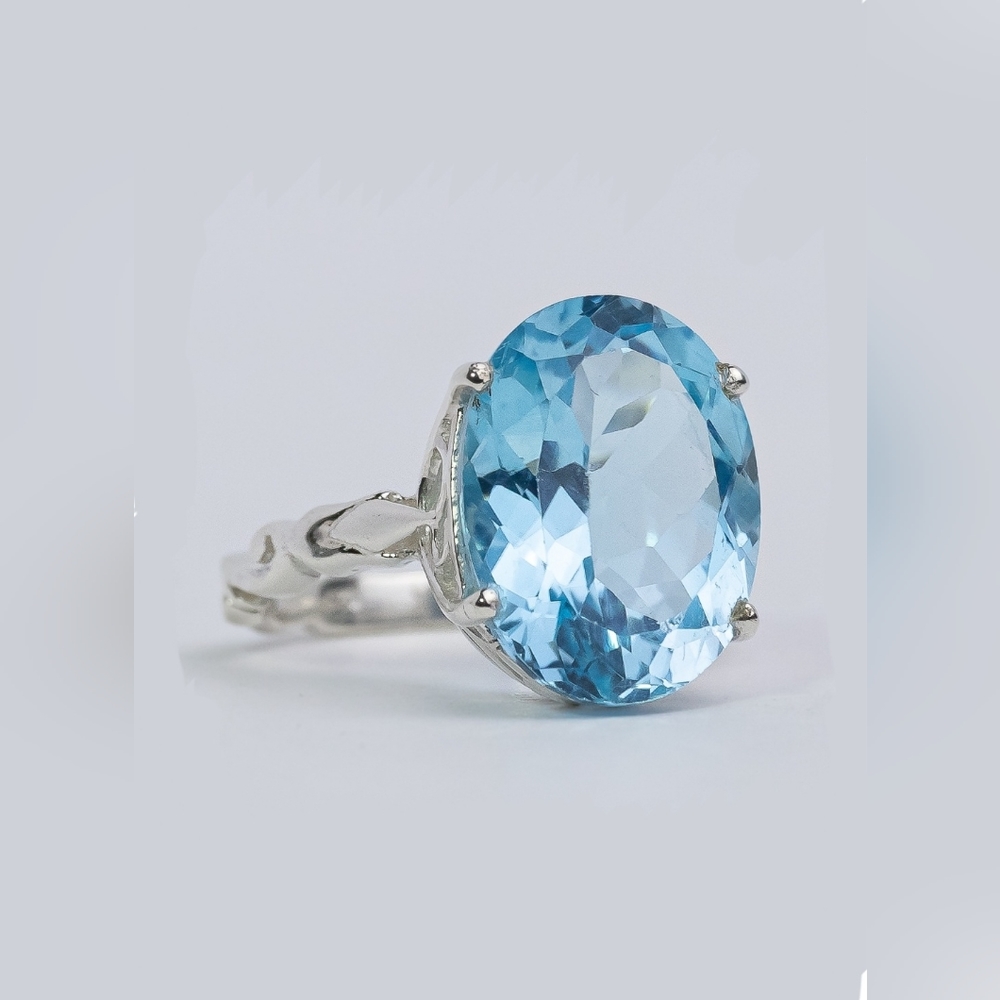 🥰 ROMANTIC STERLING SILVER RING